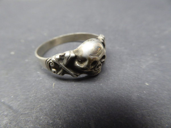 Skull canteen ring 835 silver