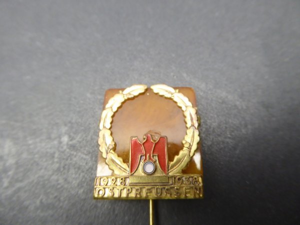 Badge - East Prussia 1928-1938 with amber