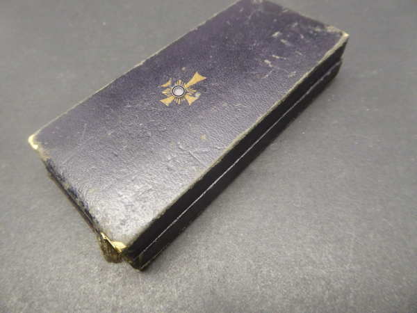 Mother's cross in gold on a ribbon in a case. Manufacturer Walter & Henlein Gablonz + miniature in bronze