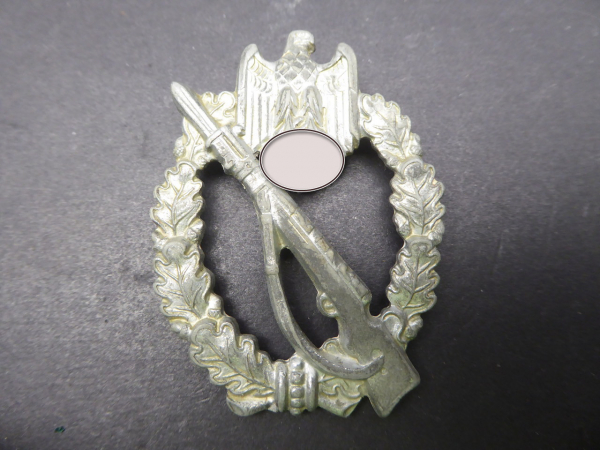 ISA infantry assault badge with manufacturer, needle system defective