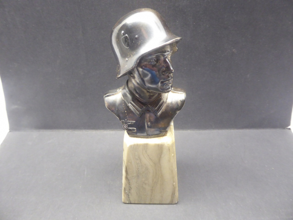 Small soldier bust on a marble base