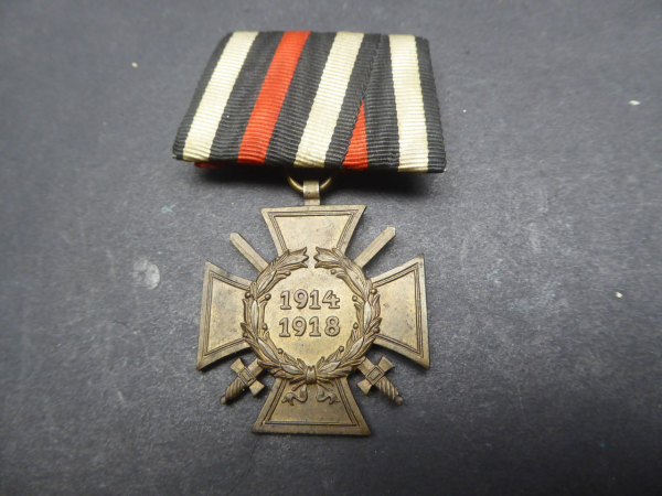 Cross of honor for front-line fighters 1914/18 with swords on a single clasp