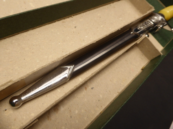 Officer's dagger of the land forces of the NVA in a box