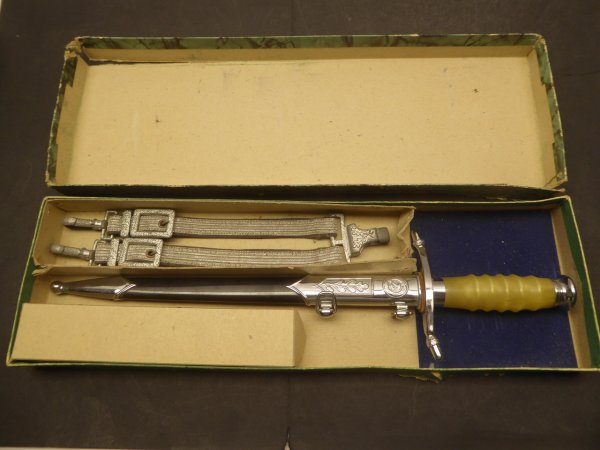 Officer's dagger with hanger of the land forces of the NVA in box Matching numbers