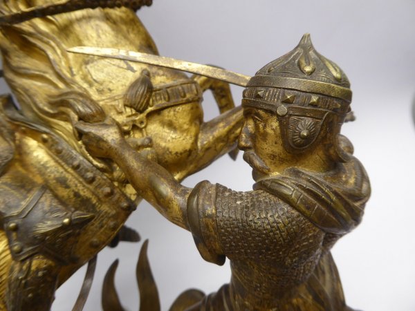 Einmalige alte Bronze - Kämpfende Ritter - Kreuzritter gegen islamischen Krieger