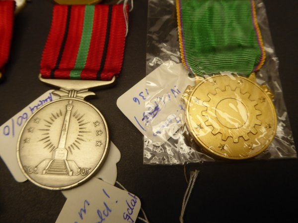 Deschler Orden - Afghanistan 14 medals + confirmation + business card + shipping box