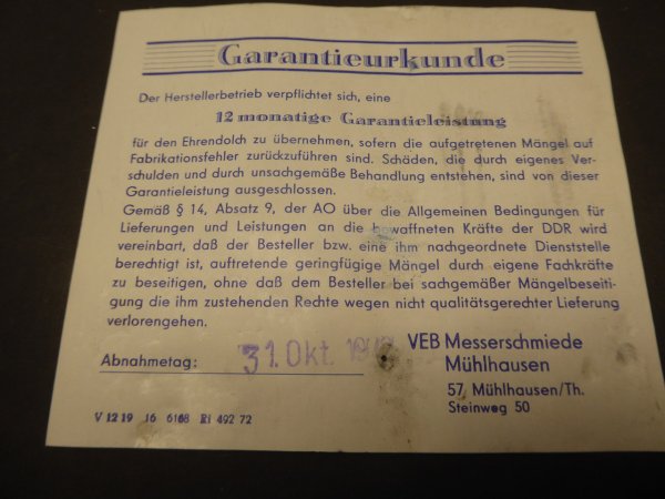 DDR NVA Dolch mit Gehänge in nummerngleicher Schachtel 30223 + Garantieurkunde von 1972 + Paradebinde