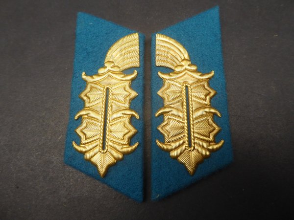 GDR NVA - pair of collar tabs General Air Force