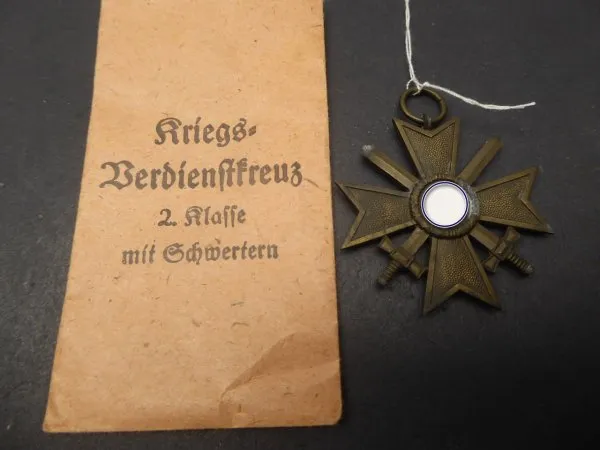 KVK Kriegsverdienstkreuz 2. Klasse mit Schwerter mit Hersteller 127 + Tüte