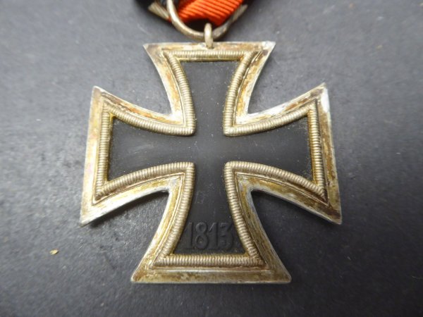 EK2 Eisernes Kreuz 2. Klasse 1939 am Band, Hersteller 24 für Arbeitsgemeinschaft der Hanauer Plakettenhersteller, Hanau am Main