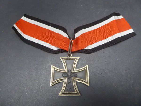 Small estate U-boat commander in 57 form - RK Knight's Cross + badge