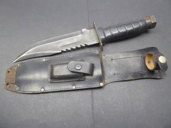 Massive combat knife / survival knife for jet pilots USA
