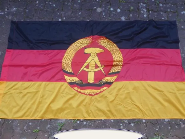 DDR NVA Fahne Dienstfahne 200 x 120 cm - Polyester + Kunstseide