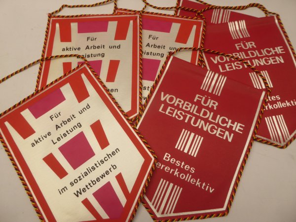 Lot von 12 Wimpel DDR NVA - Truppenteil "Anton Fischer" "Monsun " "Zoll" "Ehrenparade 1989" usw.