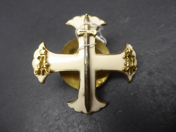 Unknown order / badge, probably Russia