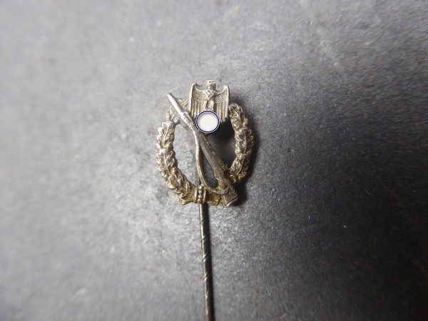 Miniature ISA Infantry Assault Badge