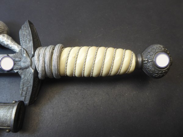 LW Luftwaffe dagger with portepee and hanger - manufacturer Puma Solingen