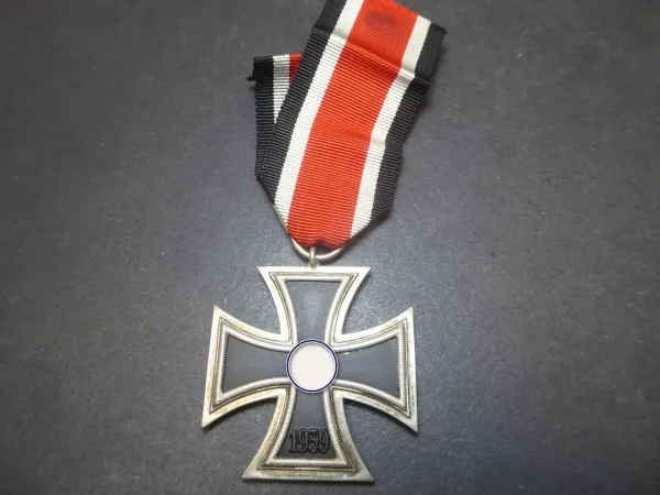 EK2 Iron Cross 2nd Class 1939 on ribbon - unmarked 2 for C.E. Juncker, Berlin