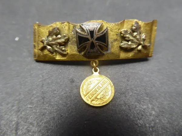 Patriotic brooch with applied oak leaves + iron cross + pendant WWI