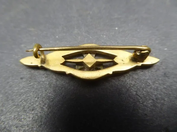 Patriotic brooch with applied Iron Cross WW1