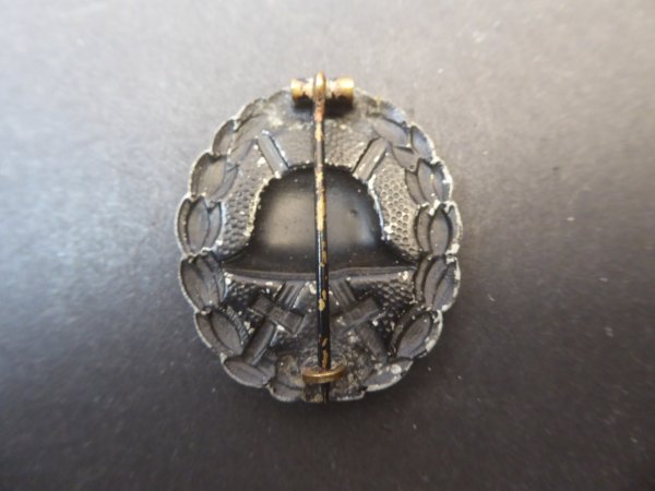 VWA wounded badge in black 1918, zinc
