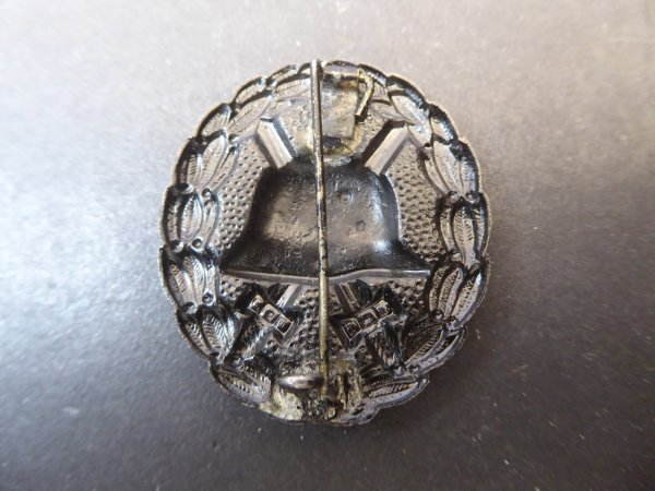 VWA wounded badge in black 1918, magnetic