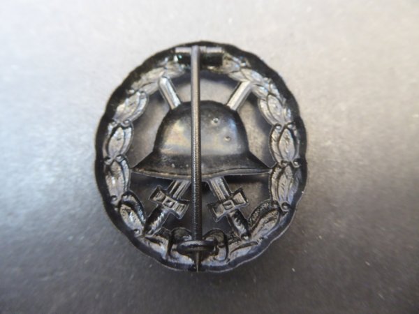 VWA wounded badge in black 1918 - openwork version - magnetic