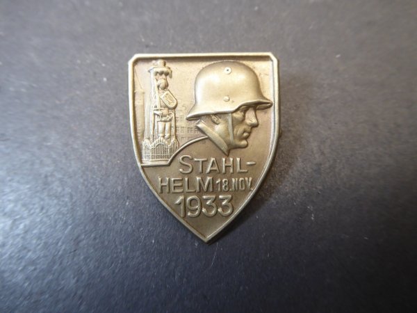Badge - steel helmet 1933
