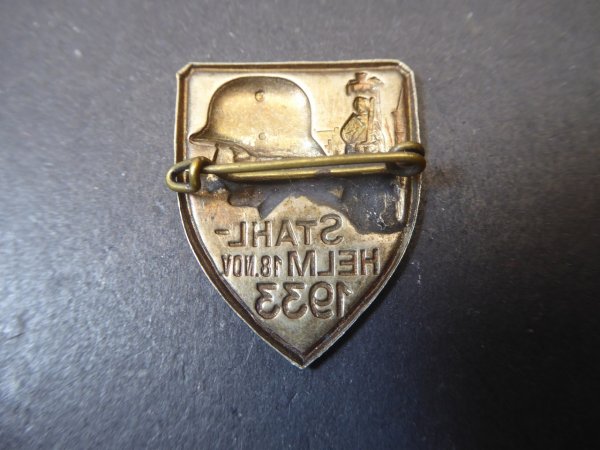 Badge - steel helmet 1933