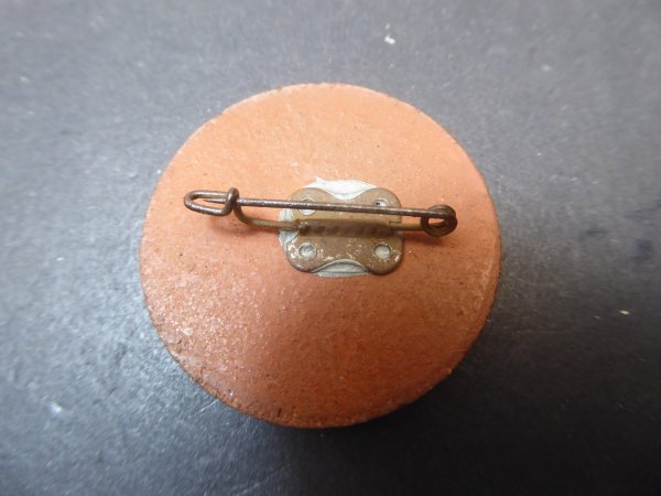 WHW Abzeichen - Winterhilfswerk 1936 / 1937