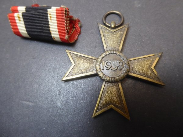 KVK Kriegsverdienstkreuz 2. Klasse ohne Schwerter am Bandabschnitt
