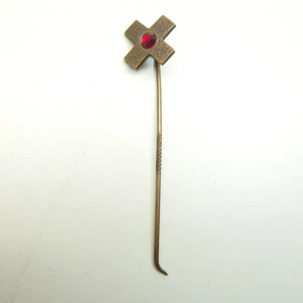 Sehr frühe Rot Kreuz Anstecknadel