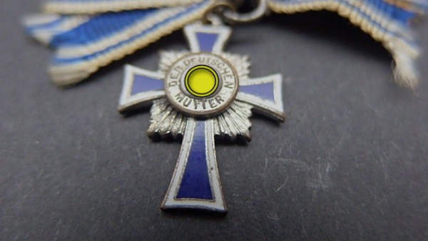 Miniatur Mutterkreuz in Silber, 2 Stufe
