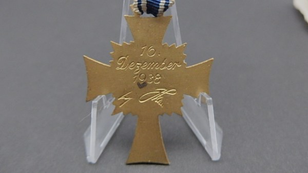 Deutsch Mutterkreuz in Gold, 1. Klasse