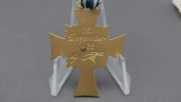 Deutsch Mutterkreuz in Gold, 1. Klasse