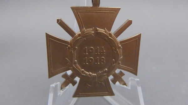 Cross of Honor for front fighters of the World War 1914/18 on the ribbon