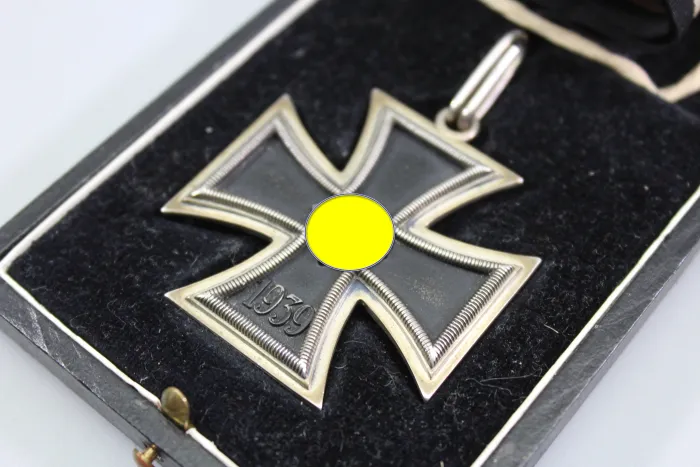 Knight's Cross of the Iron Cross 1939 in Case (L/12) - Replica