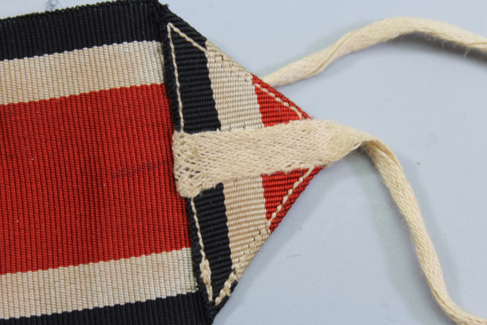 Ritterkreuz des Eisernen Kreuzes 1939 im Etui (L/12) als Kopie mit komplettem Band