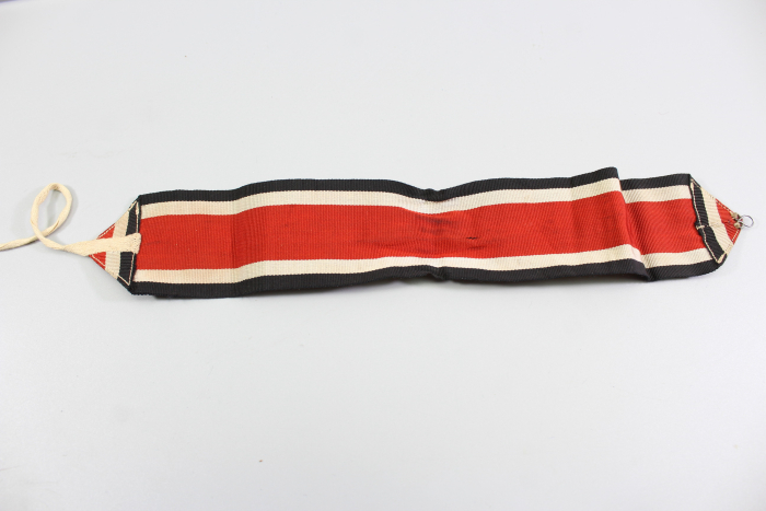 Ritterkreuz des Eisernen Kreuzes 1939 im Etui (L/12) als Kopie mit komplettem Band