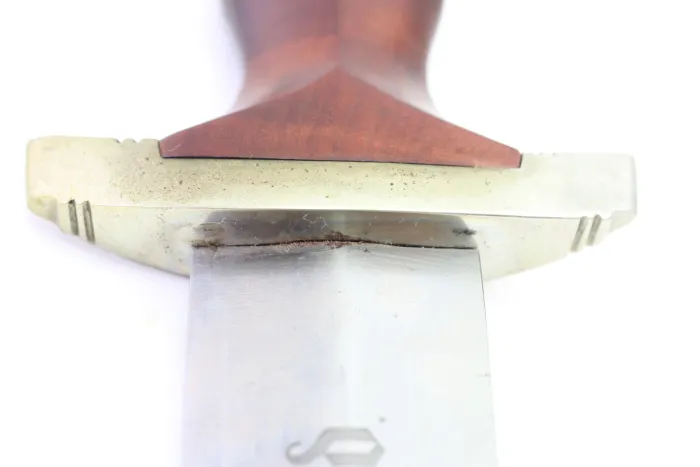 SA Dienstdolch Frühe Variante - Julius Bahrl Jr. Solingen, NS gestempelt mit Plisterschliff und Gehänge