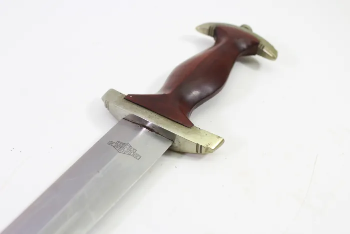 SA Dienstdolch Frühe Variante - Julius Bahrl Jr. Solingen, NS gestempelt mit Plisterschliff und Gehänge