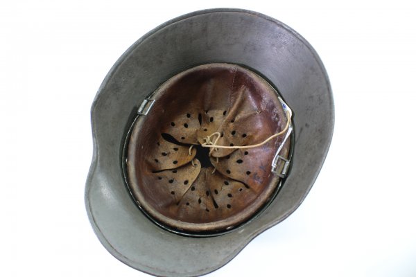 Ww1 steel helmet M18, 1 emblem