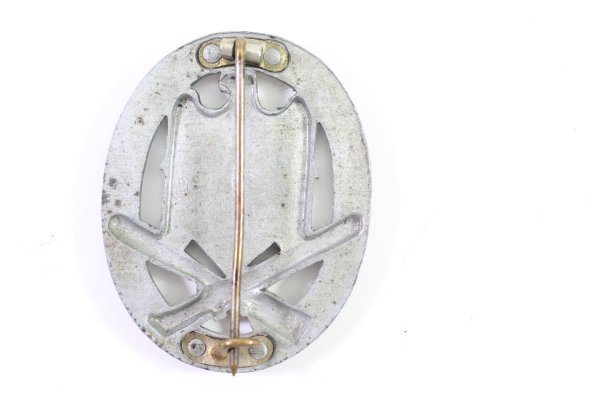 General Assault Badge, 4 rivets