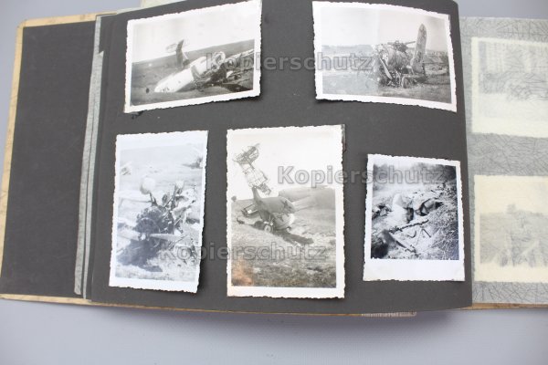 Fotoalben ca 91 Fotos, Soldaten - Panzer- Flugzeuge – MG- zerstörte Flugzeuge