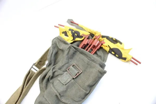 Ww2 Wehrmacht originale Tasche mit 6 Minen Warnfähnchen, Minennadel