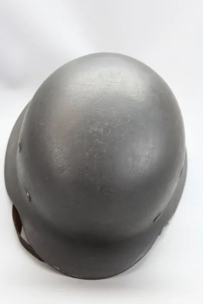 Stahlhelm der Luftwaffe mit 1 Emblem SE 66