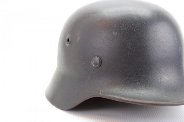 Wehrmacht M40 Luftwaffe steel helmet SE66 manufacturer and a badge