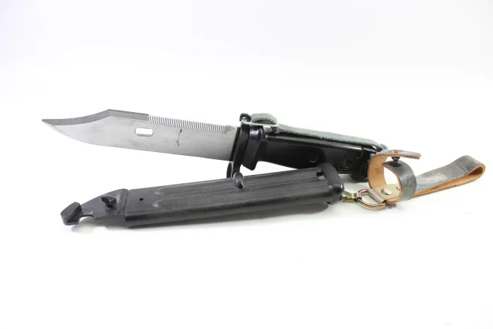 DDR Kampfmesser NVA Seitengewehr / Bajonett AK47 M59 für Gewehr Kalaschnikow