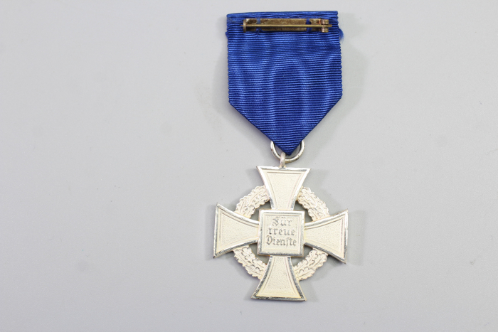 Loyalty Service Medal for 25 Years, Condition 1