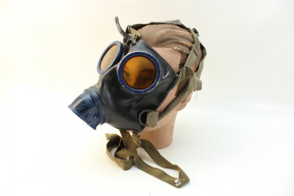 Wehrmacht gas mask GM 38 Wehrmacht gas mask,